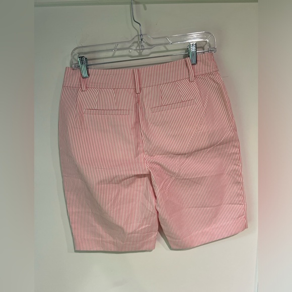 NWOT Talbots Seersucker Perfect Shorts _ size 2p - Picture 2 of 3